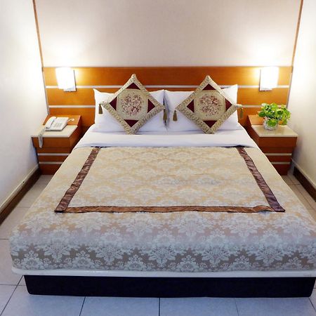 Hua Guo Hotel Цзилун Экстерьер фото