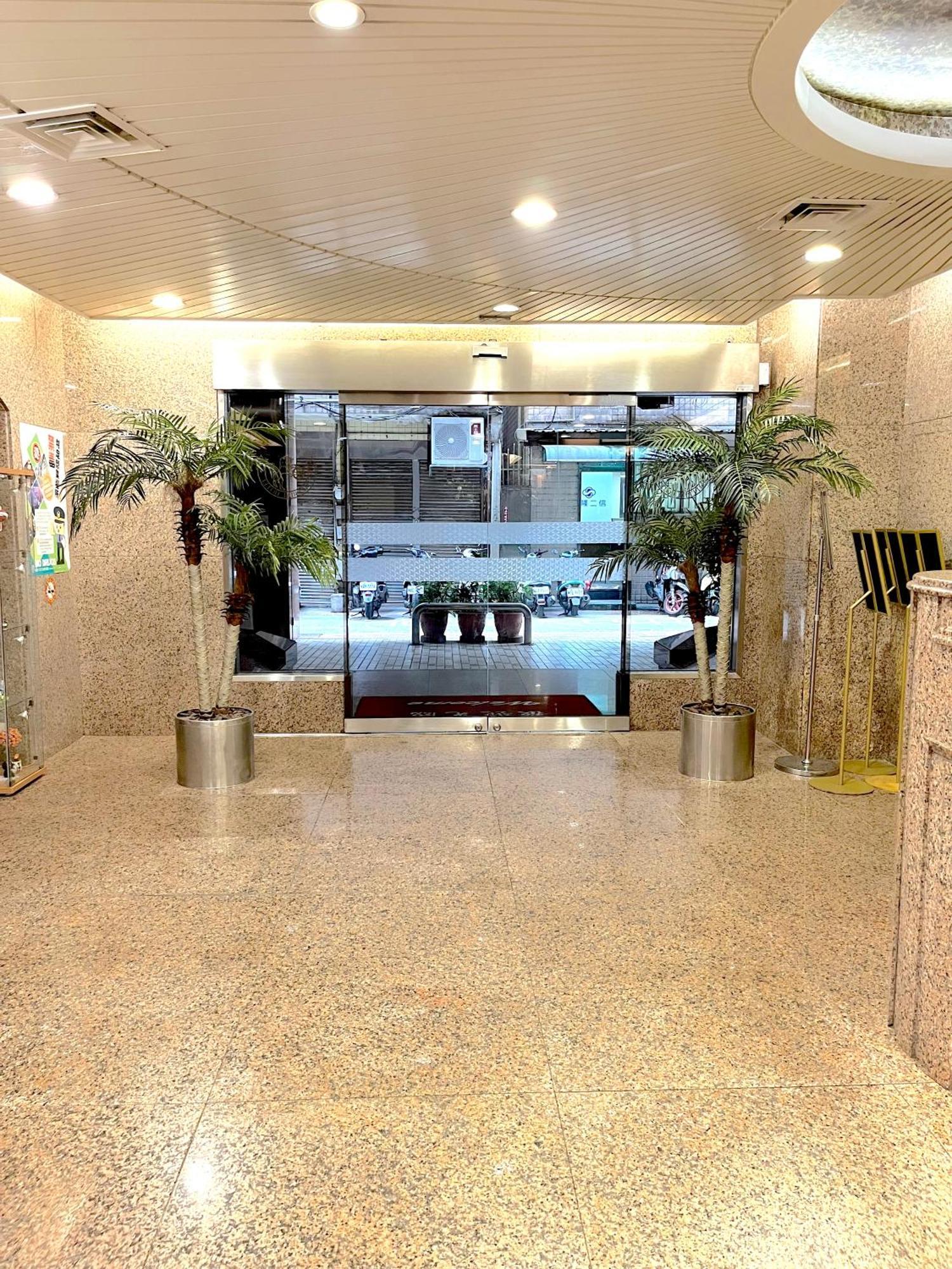 Hua Guo Hotel Цзилун Экстерьер фото